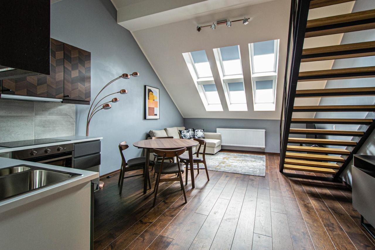 Apartment Quite Loft With Balcony And 3 Air Conditioners