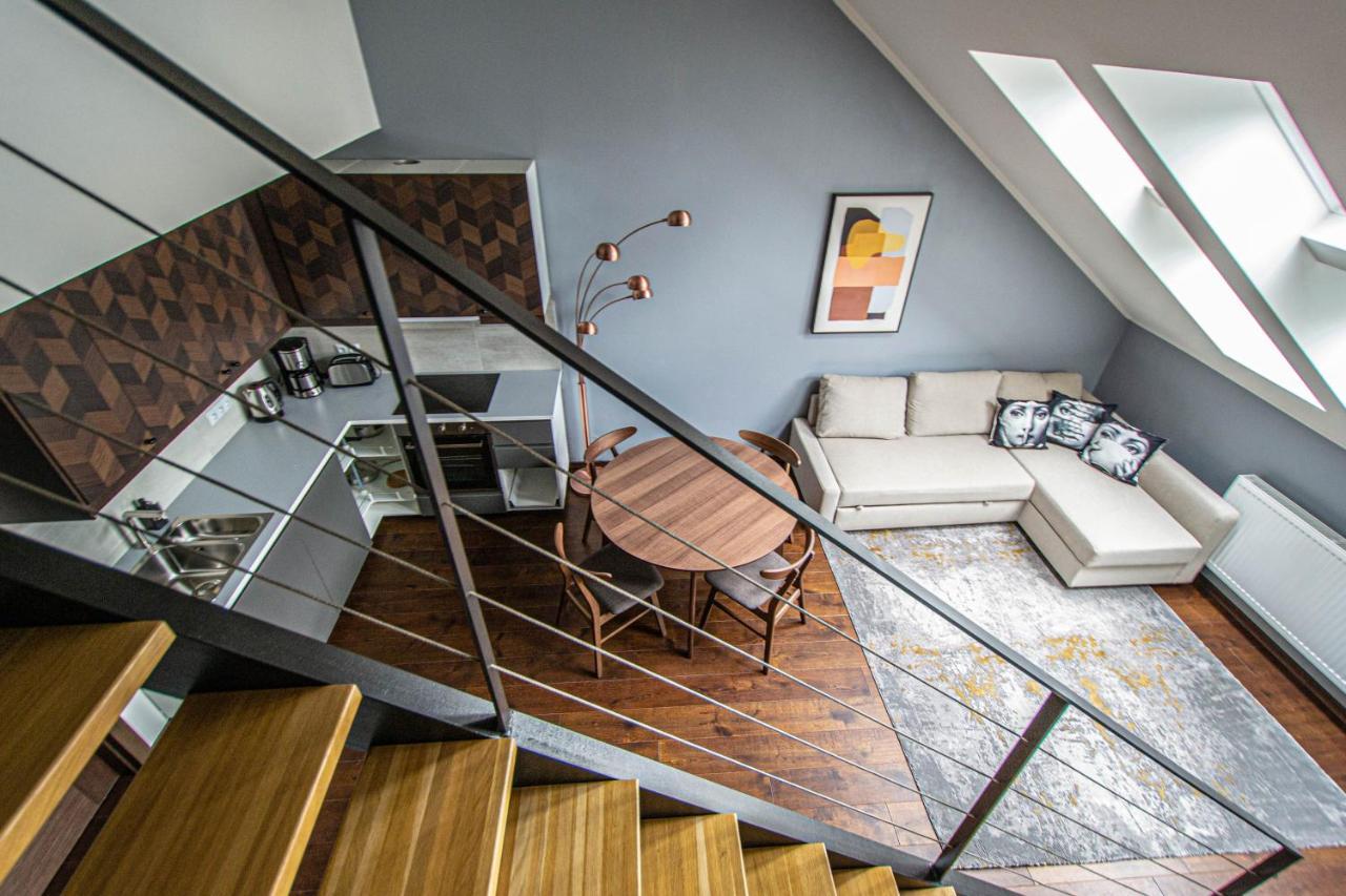 Apartment Quite Loft With Balcony And 3 Air Conditioners *